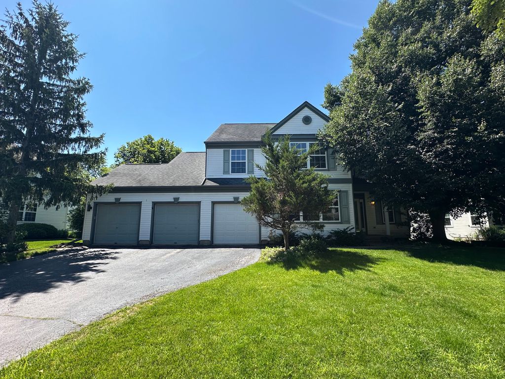 285 Shipland Drive, Crystal Lake, IL 60012
