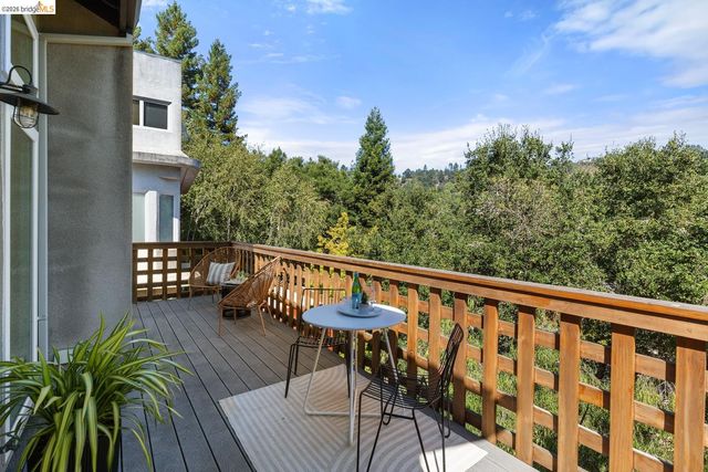 6872 Sherwick Dr, Berkeley, CA 94705