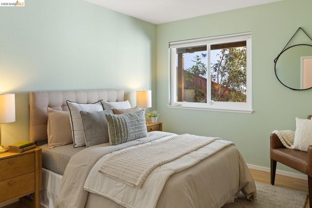 6872 Sherwick Dr, Berkeley, CA 94705