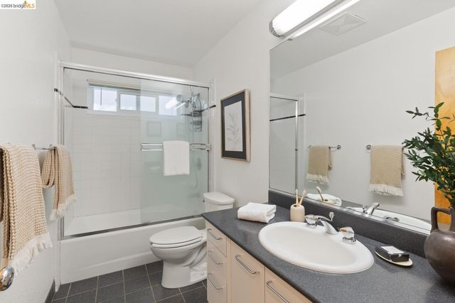 6872 Sherwick Dr, Berkeley, CA 94705