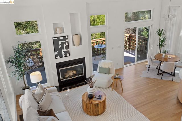 6872 Sherwick Dr, Berkeley, CA 94705