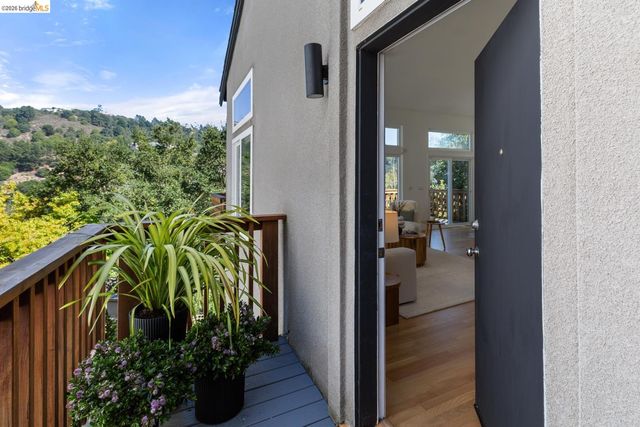 6872 Sherwick Dr, Berkeley, CA 94705