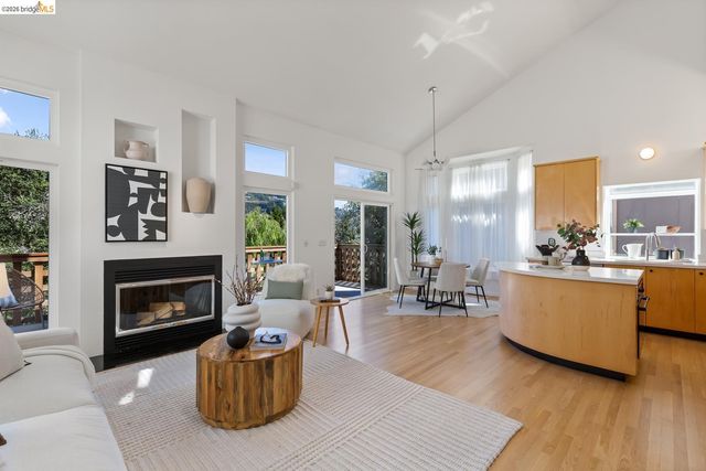 6872 Sherwick Dr, Berkeley, CA 94705