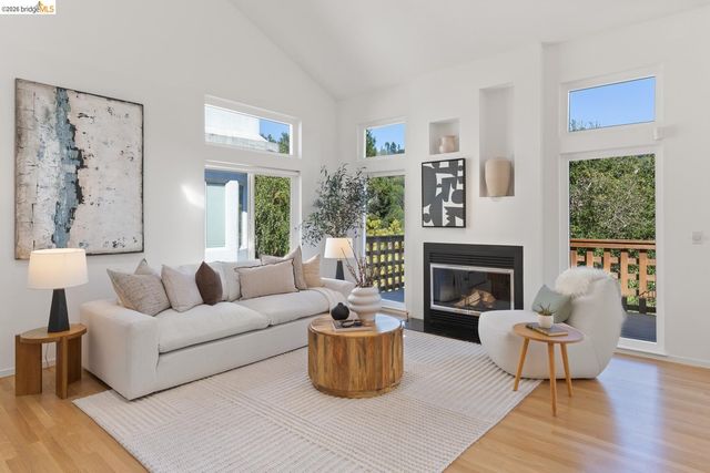 6872 Sherwick Dr, Berkeley, CA 94705