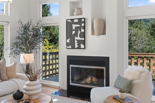 6872 Sherwick Dr, Berkeley, CA 94705