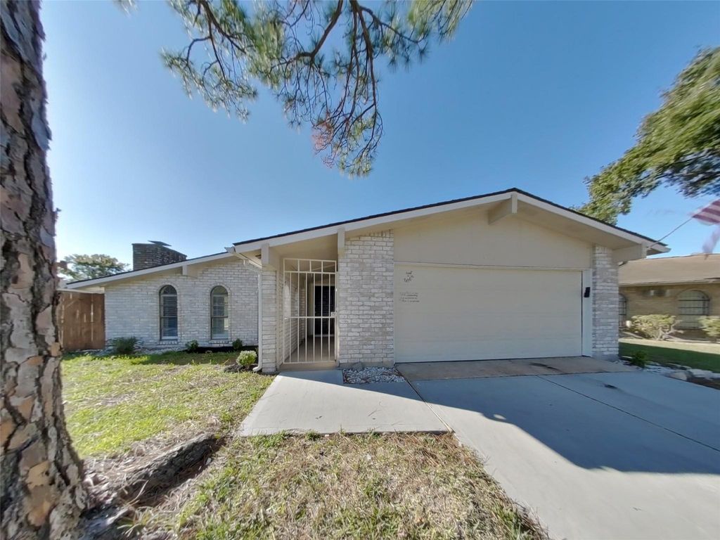 5655 Hardwood Forest Drive, Houston, TX 77088