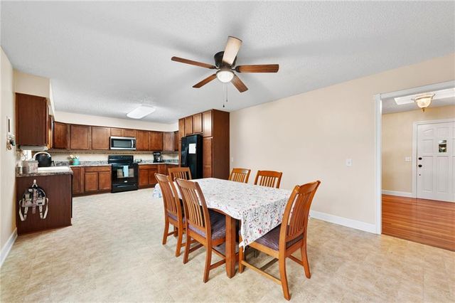 17139 SE State Route Y Highway, Dearborn, MO 64439