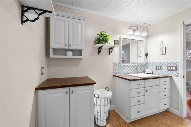 17139 SE State Route Y Highway, Dearborn, MO 64439