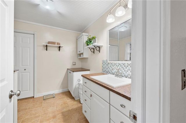 17139 SE State Route Y Highway, Dearborn, MO 64439