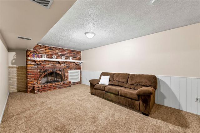 17139 SE State Route Y Highway, Dearborn, MO 64439