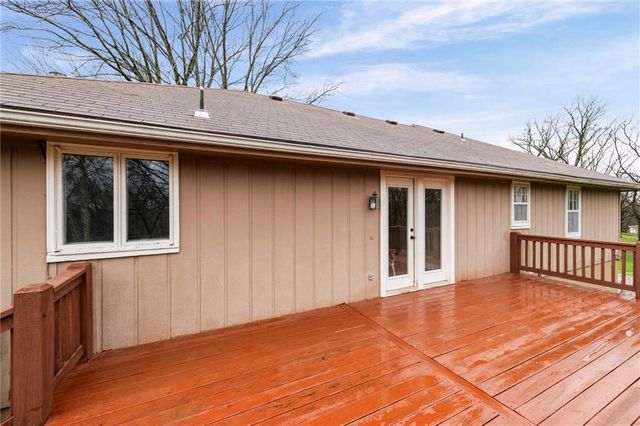 17139 SE State Route Y Highway, Dearborn, MO 64439