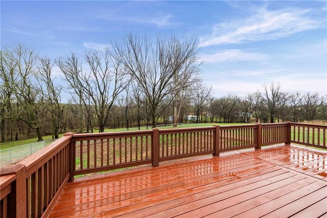 17139 SE State Route Y Highway, Dearborn, MO 64439