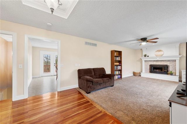 17139 SE State Route Y Highway, Dearborn, MO 64439