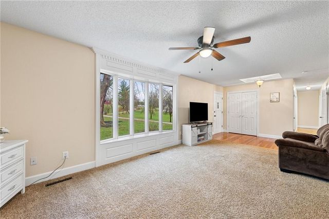 17139 SE State Route Y Highway, Dearborn, MO 64439