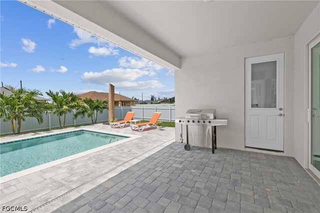 2016 NW 1st AVE, Cape Coral, FL 33993