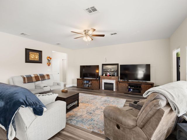 131 Landrum, Leesville, LA 71446