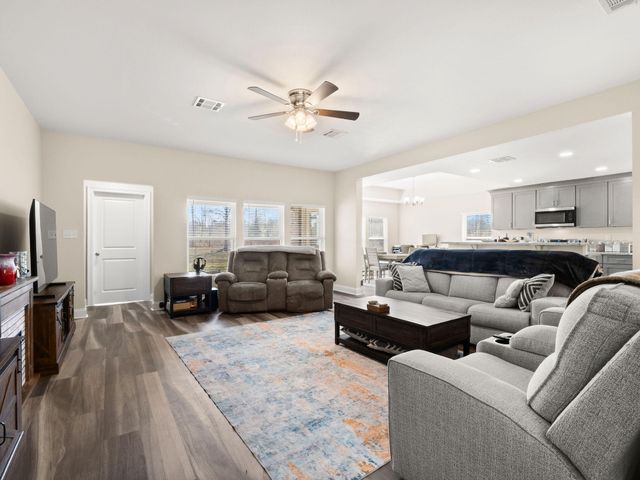 131 Landrum, Leesville, LA 71446