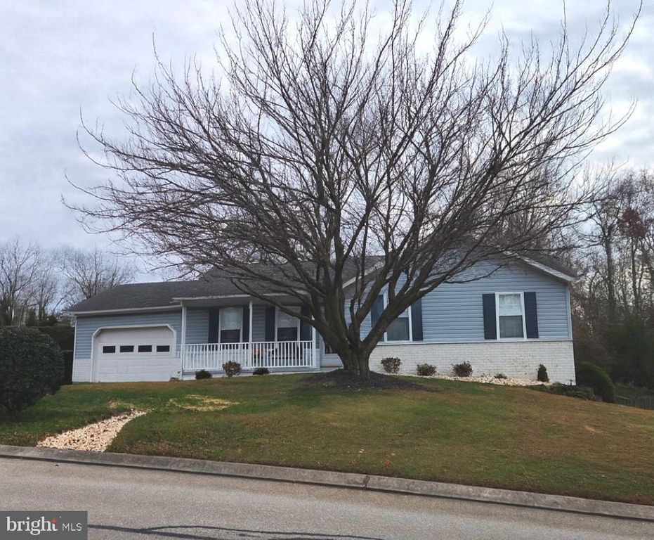 349 JASMINE DR, Hanover, PA 17331