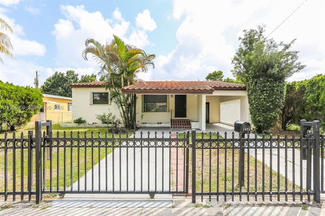 1078 NE 157th St, North Miami Beach, FL 33162
