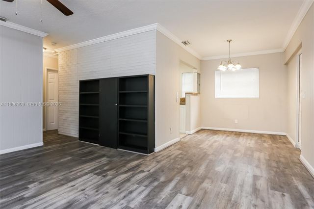 1078 NE 157th St, North Miami Beach, FL 33162