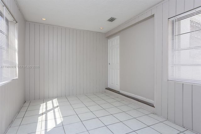 1078 NE 157th St, North Miami Beach, FL 33162