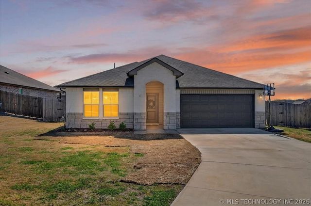 3205 Rushmore Street, Bartlesville, OK 74006