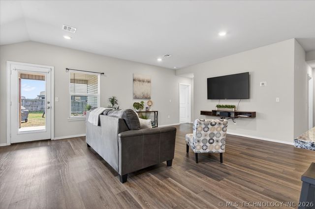 3205 Rushmore Street, Bartlesville, OK 74006