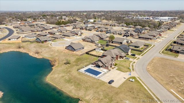 3205 Rushmore Street, Bartlesville, OK 74006