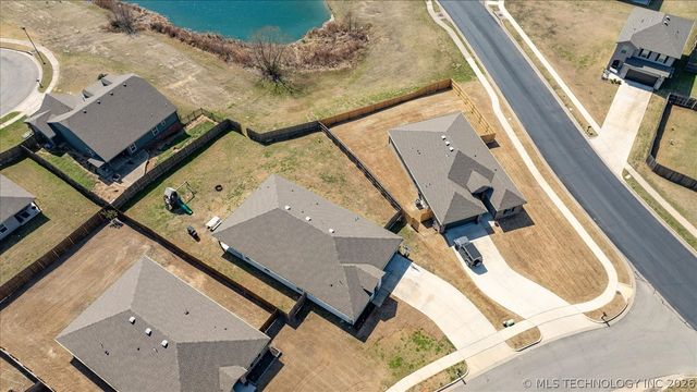 3205 Rushmore Street, Bartlesville, OK 74006