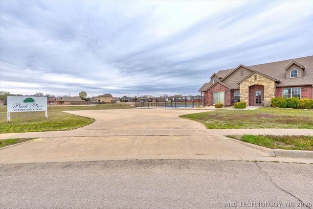 3205 Rushmore Street, Bartlesville, OK 74006