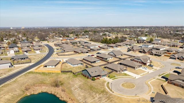 3205 Rushmore Street, Bartlesville, OK 74006