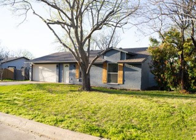 807 Crockett Street, Midlothian, TX 76065