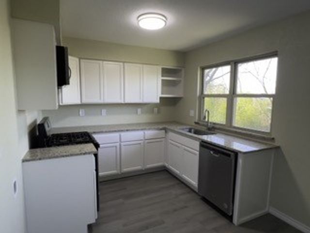 807 Crockett Street, Midlothian, TX 76065