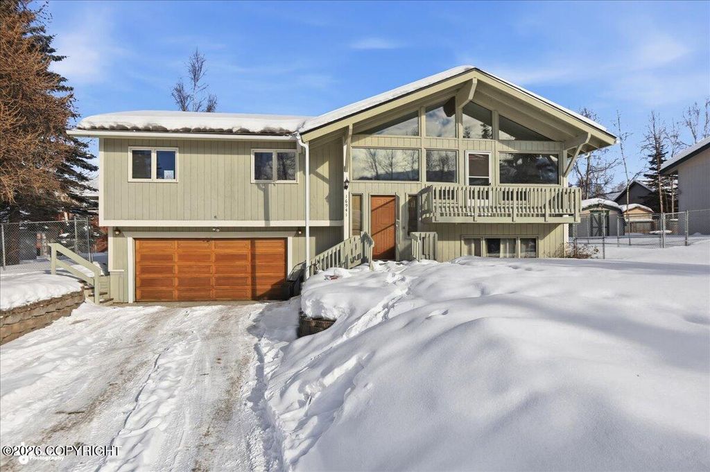 16941 Vanover Circle, Eagle River, AK 99577
