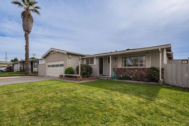 24 Saint Francis Way, Salinas, CA 93906