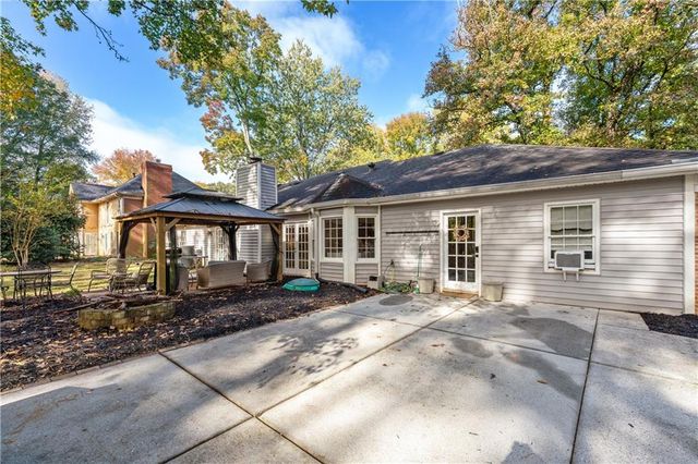 2746 Saxon Drive, Duluth, GA 30096