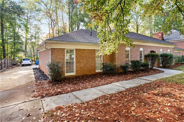 2746 Saxon Drive, Duluth, GA 30096