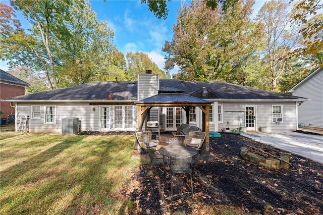 2746 Saxon Drive, Duluth, GA 30096