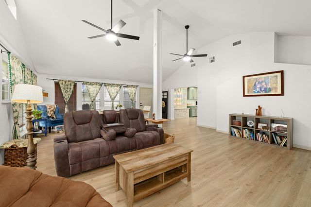 805 Redberry Hill Road, Baytown, TX 77521