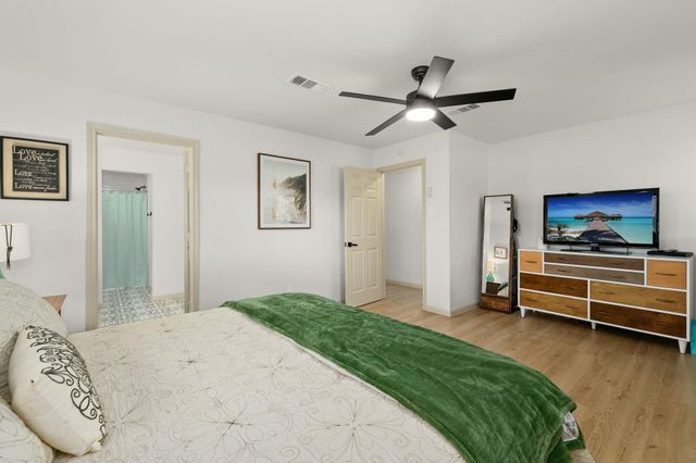 805 Redberry Hill Road, Baytown, TX 77521