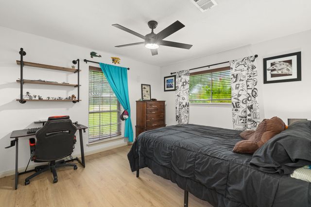 805 Redberry Hill Road, Baytown, TX 77521
