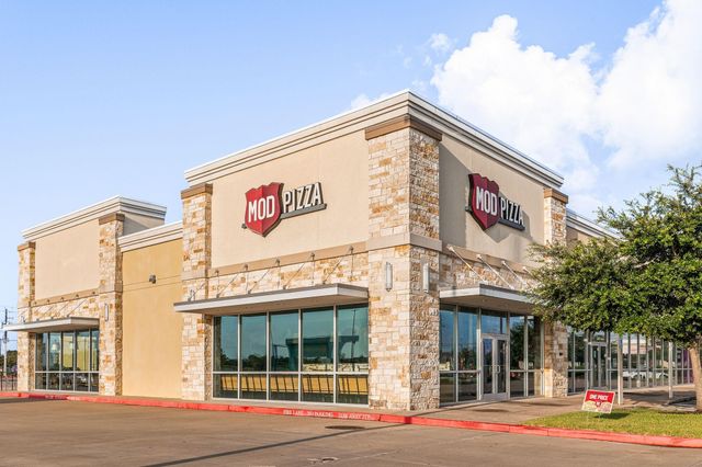 805 Redberry Hill Road, Baytown, TX 77521