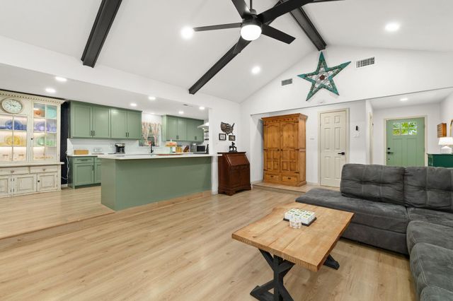 805 Redberry Hill Road, Baytown, TX 77521
