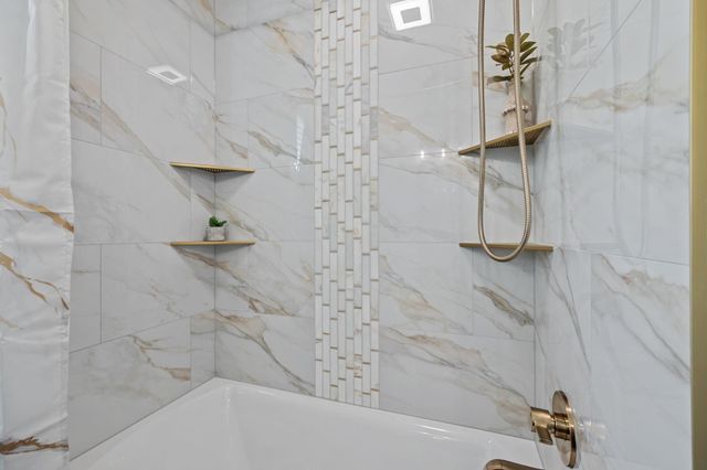 5709 David Street, Dickinson, TX 77539