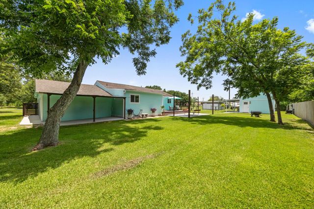 5709 David Street, Dickinson, TX 77539