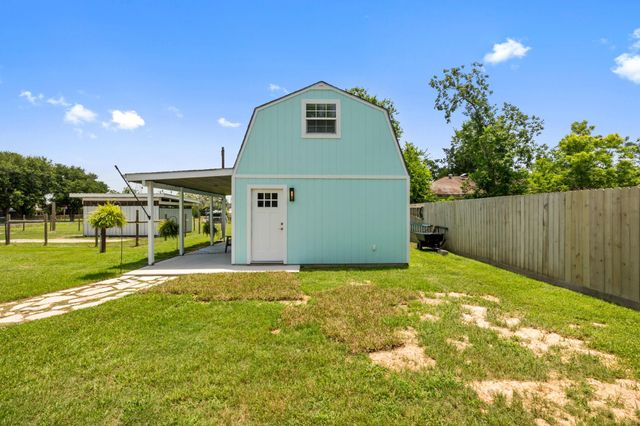 5709 David Street, Dickinson, TX 77539