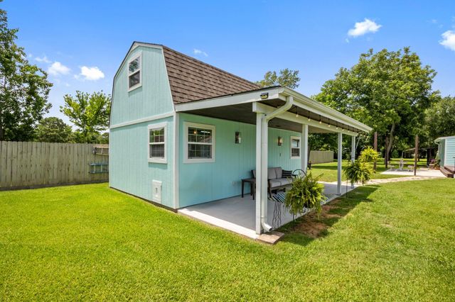 5709 David Street, Dickinson, TX 77539