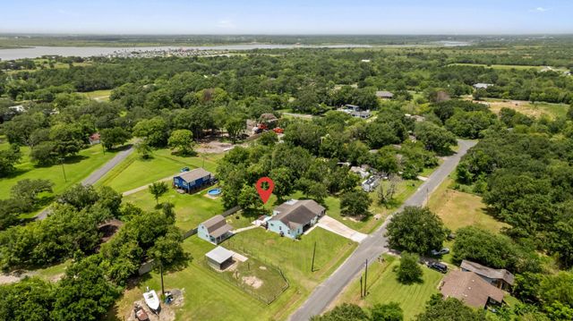 5709 David Street, Dickinson, TX 77539