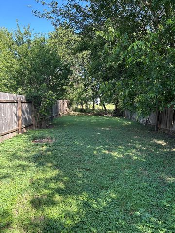 1118 E Brookswood Ave A, Austin, TX 78721