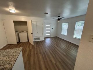 1118 E Brookswood Ave A, Austin, TX 78721